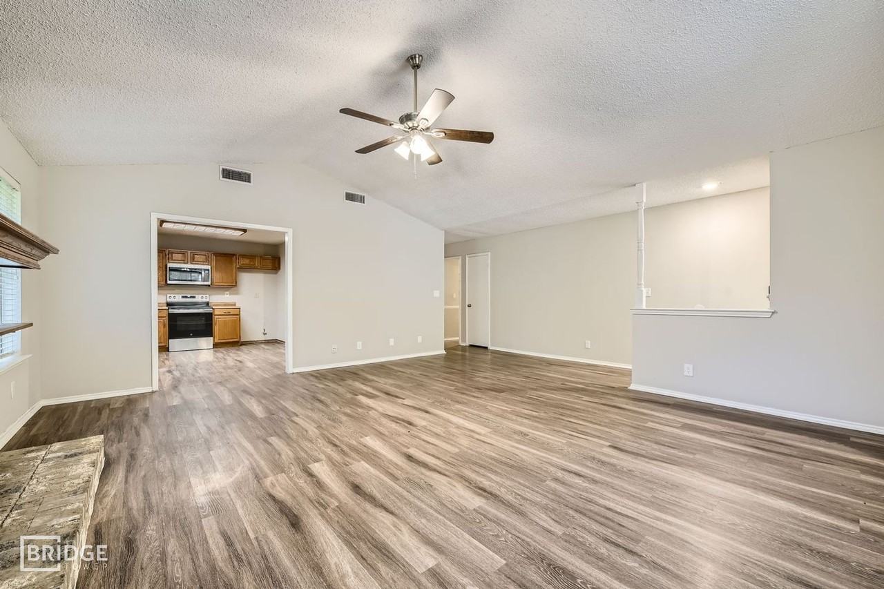 220 Dodge Trl - Photo 5 of 25