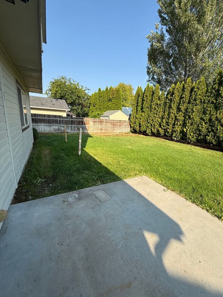 480 E Blue Heron St - Photo 5 of 36