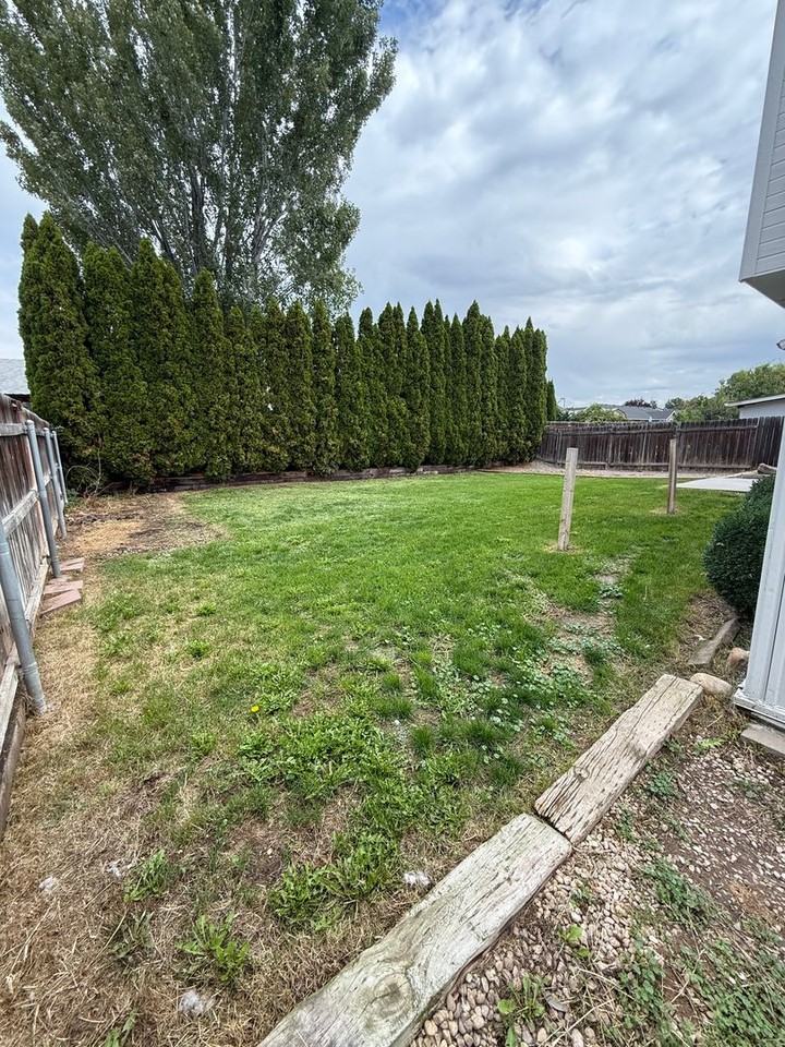 480 E Blue Heron St - Photo 7 of 36