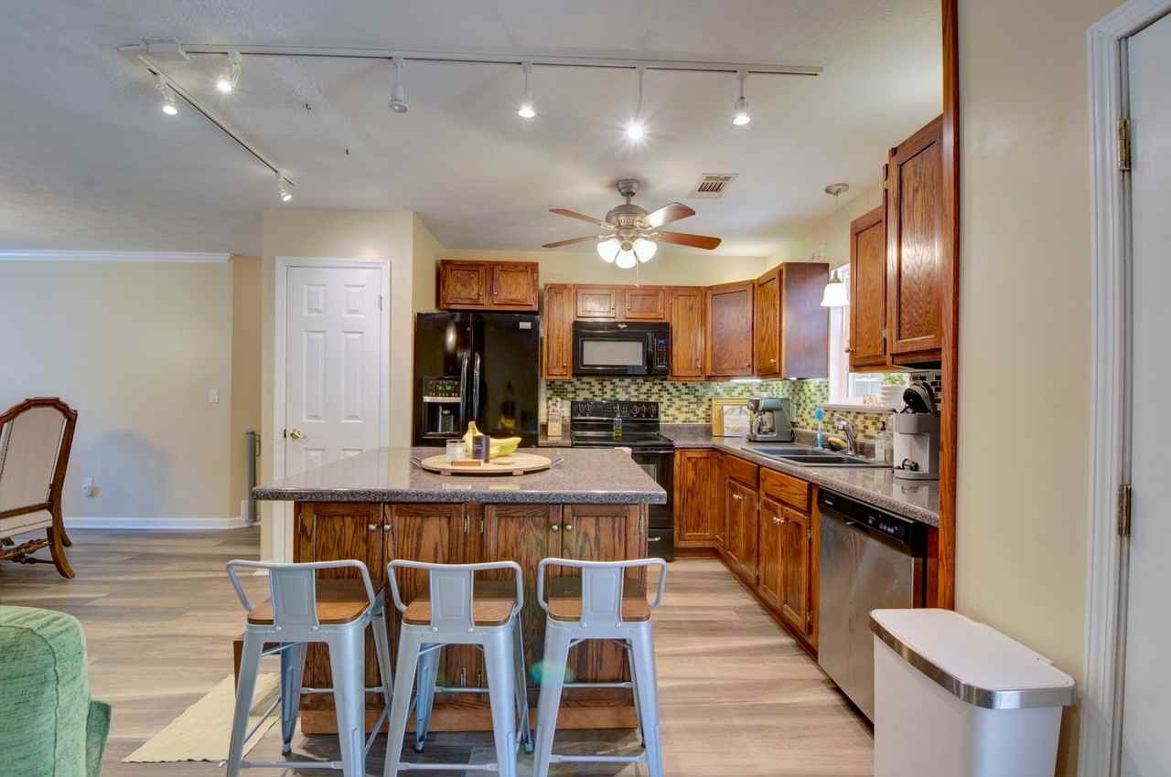 251 Ivy Ln - Photo 5 of 19