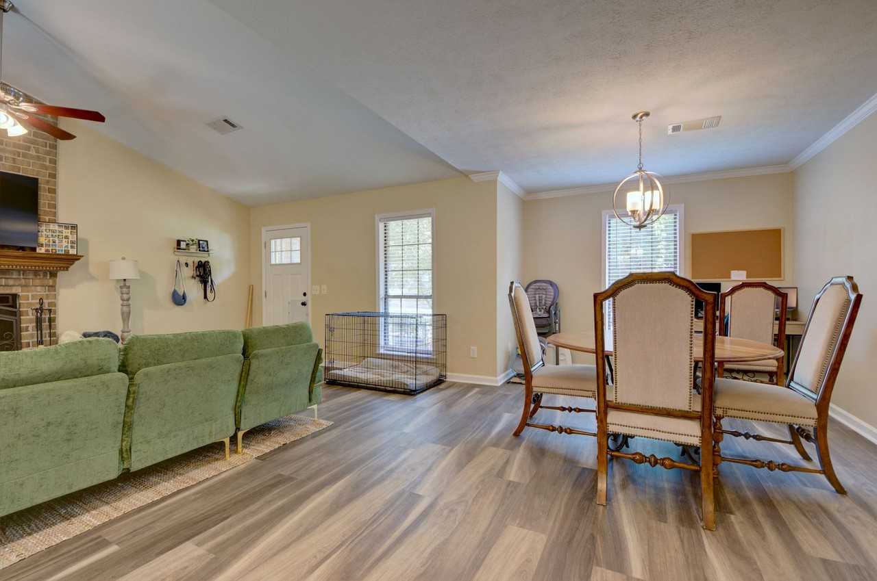251 Ivy Ln - Photo 7 of 19