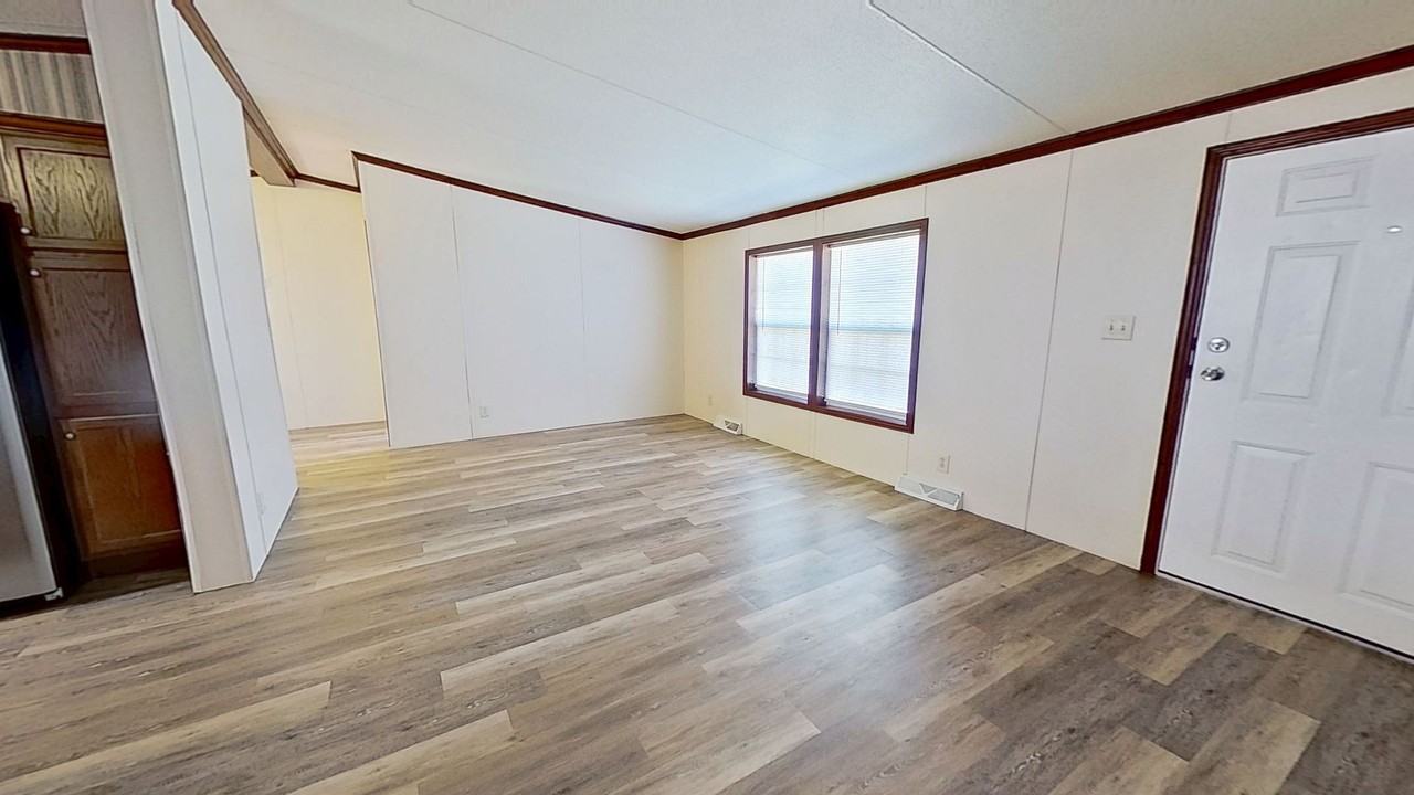230 S Park St - Photo 2 of 13