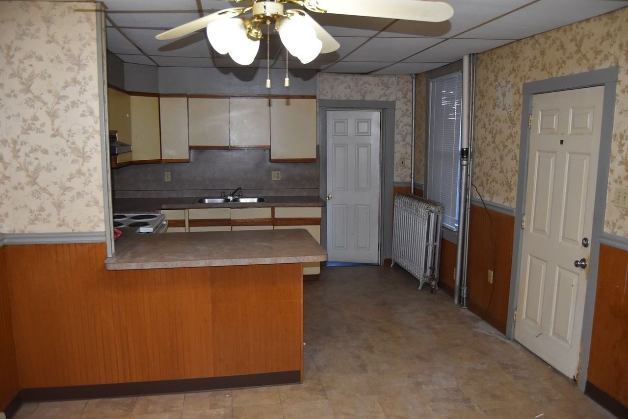 719 West Philadelphia Street - Photo 7 of 9