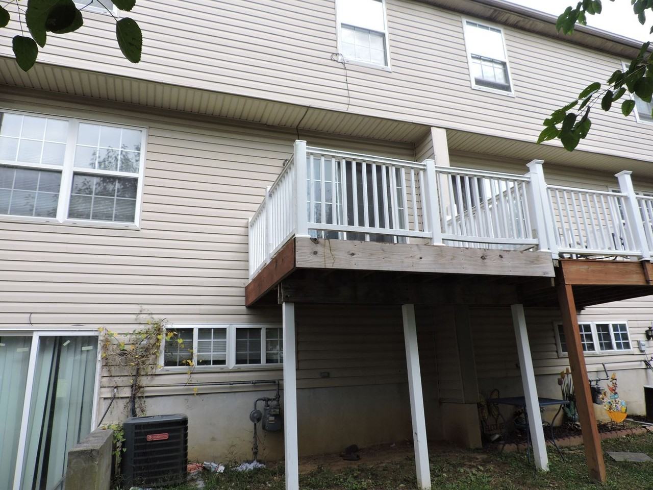 236 Northdown Dr - Photo 2 of 2