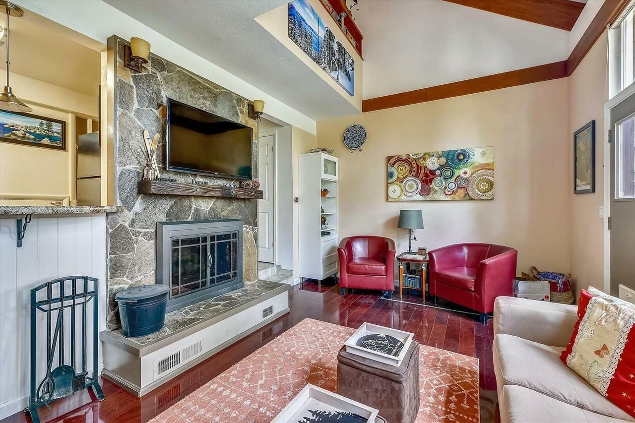 3115 N Lake Blvd #81
