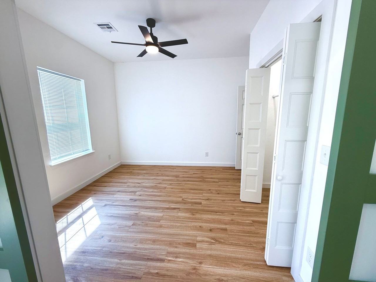1711 N Linn Ave - Photo 2 of 12