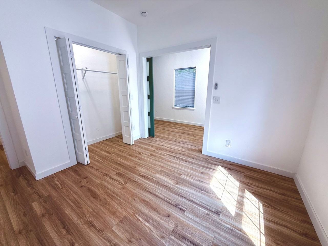 1711 N Linn Ave - Photo 3 of 12