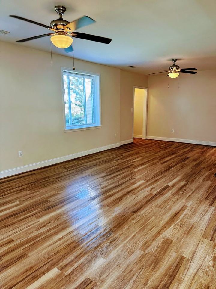 11 W Hawthorne Dr - Photo 5 of 12