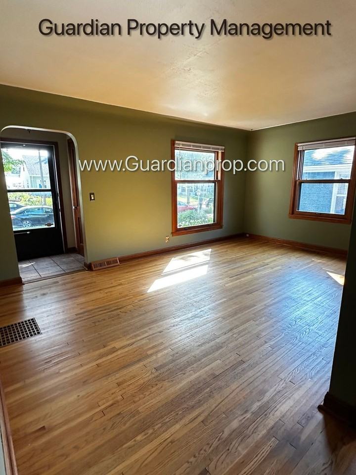 5716 25th Ave S - Photo 2 of 21