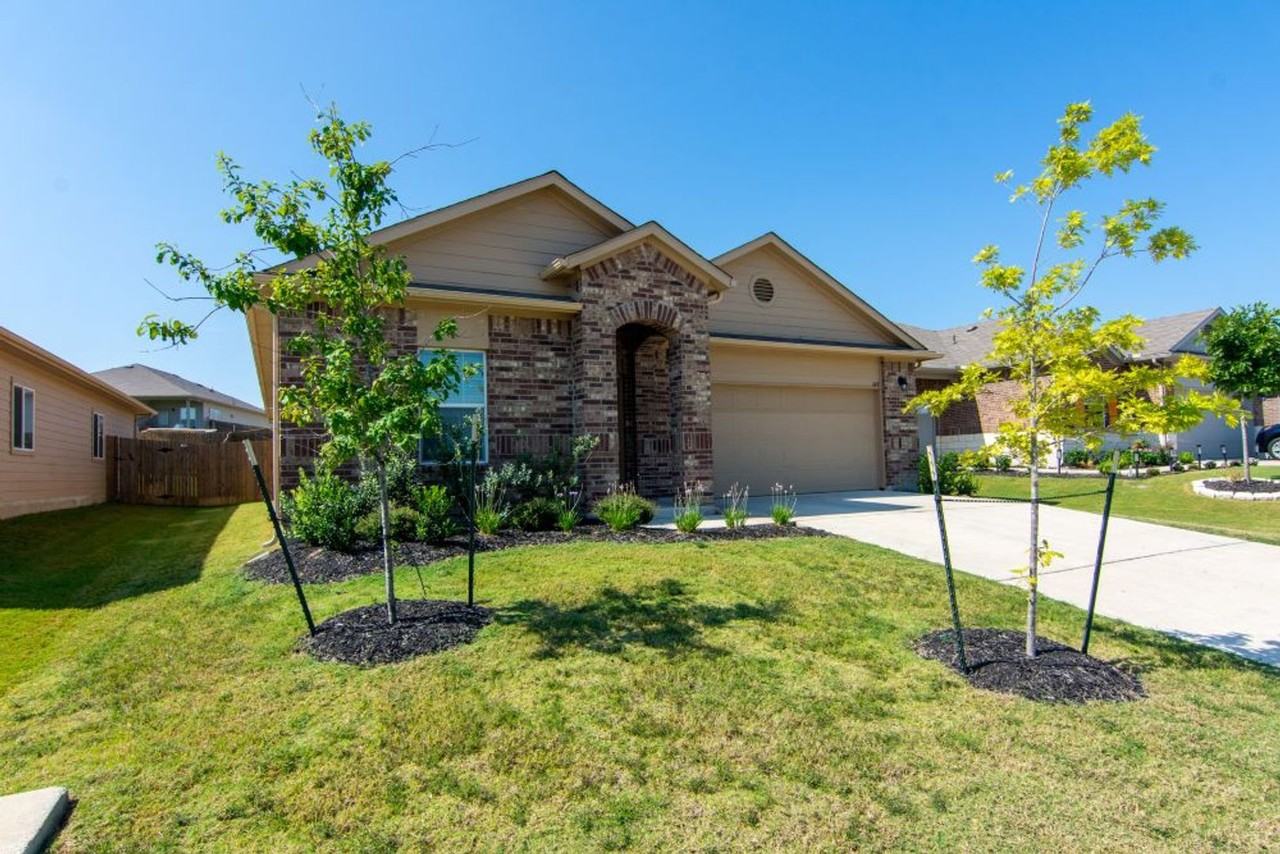 649 Donegal Ln - Photo 4 of 28