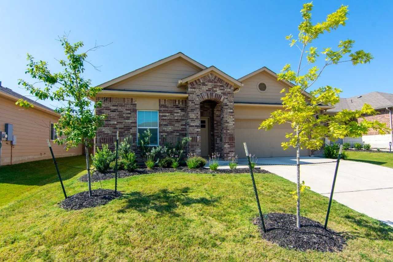 649 Donegal Ln - Photo 5 of 28