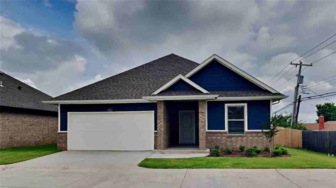 6909 Labelle Dr - Photo 2 of 18