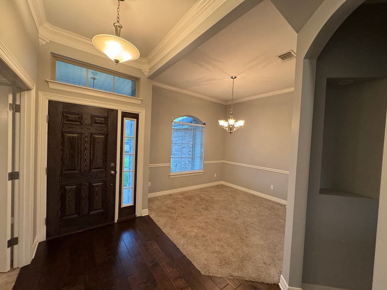 328 N Hampton St - Photo 3 of 28