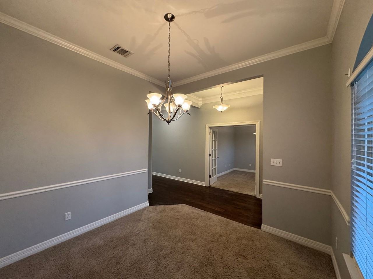 328 N Hampton St - Photo 4 of 28