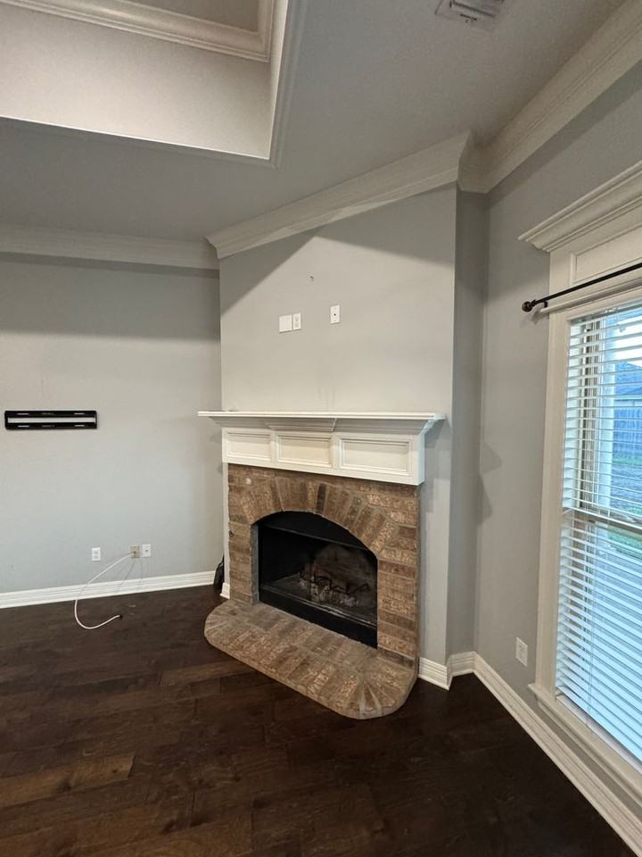 328 N Hampton St - Photo 7 of 28
