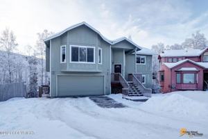 featured image of 18134 Harbor Point Loop