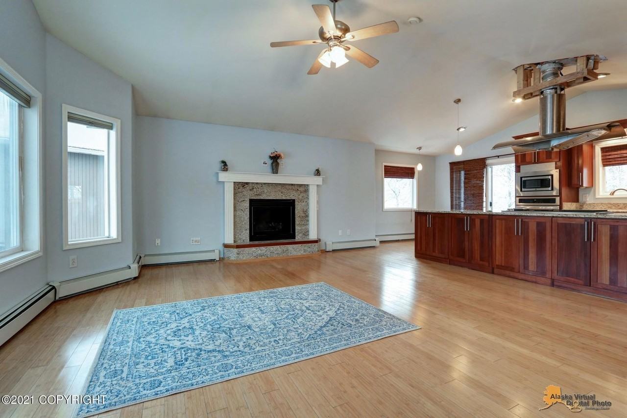 18134 Harbor Point Loop - Photo 6 of 29