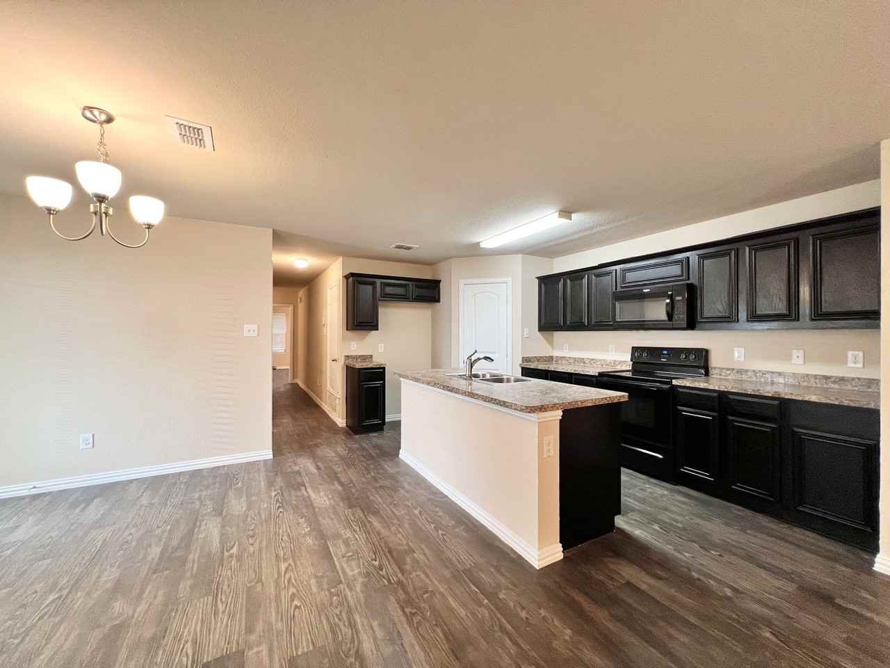 660 River Garden Dr - Photo 7 of 32