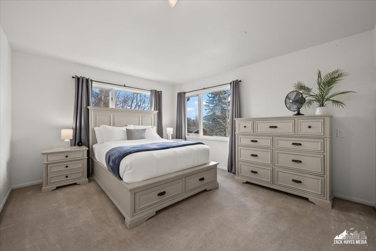 324 E Manor Ave - Photo 7 of 41