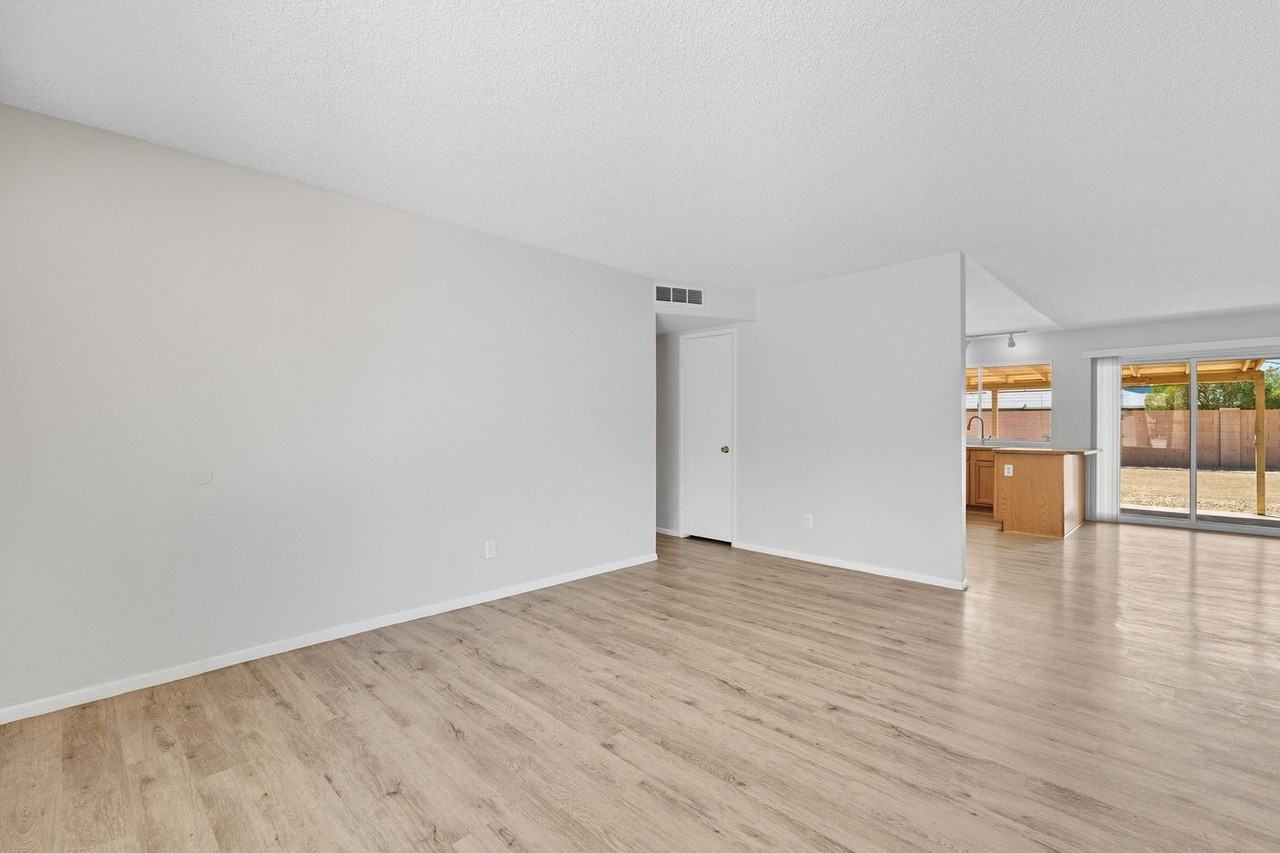 815 Westchester Avenue - Photo 5 of 50