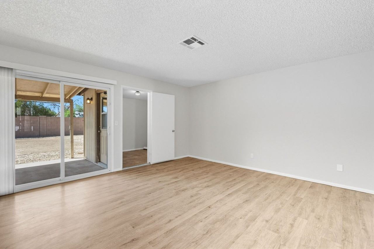 815 Westchester Avenue - Photo 7 of 50