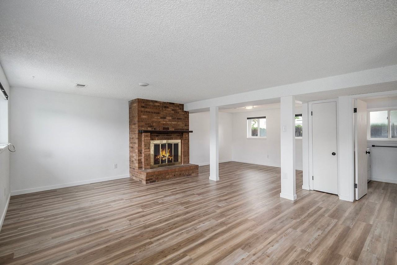 456 S Lima Cir - Photo 2 of 16