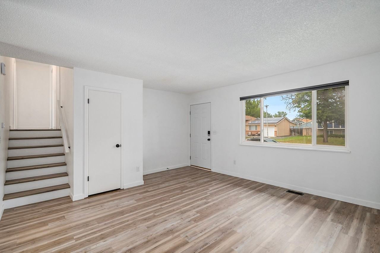 456 S Lima Cir - Photo 5 of 16