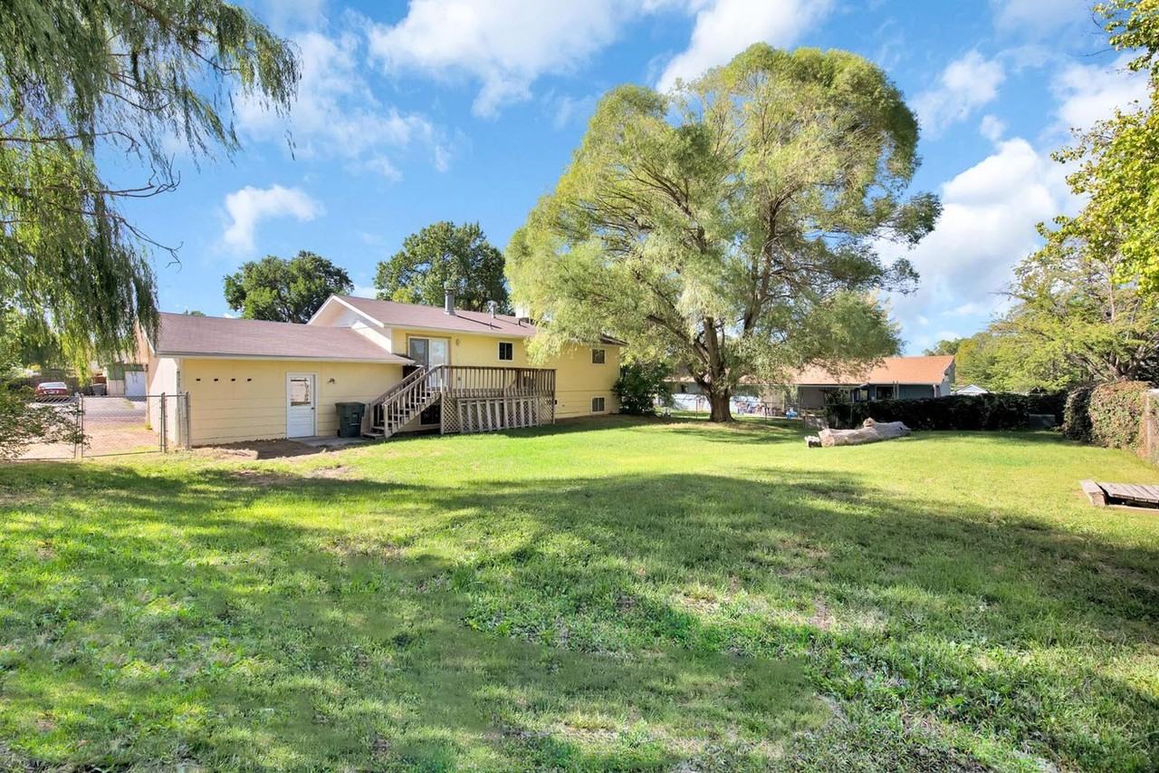 2664 Bahamas Way - Photo 2 of 31