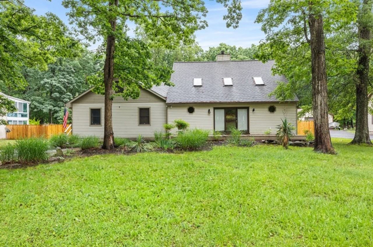 109 Woodmoor Rd - Photo 2 of 17