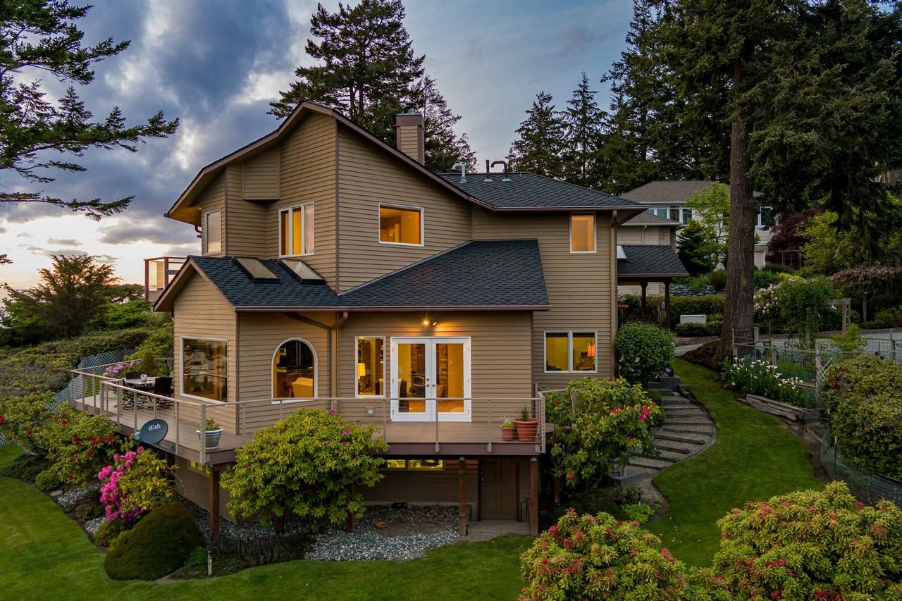 307 Lake Hancock Drive - Photo 3 of 50