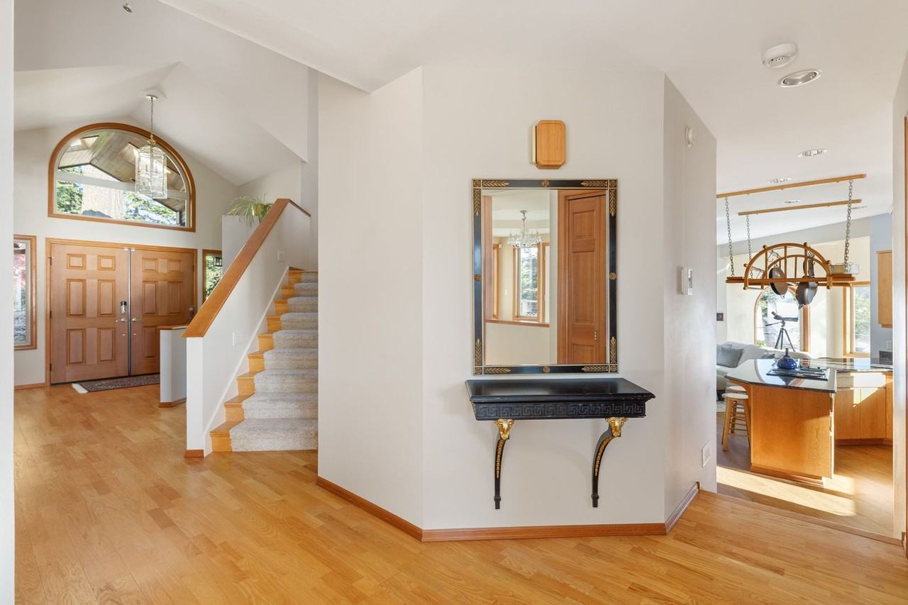 307 Lake Hancock Drive - Photo 7 of 50