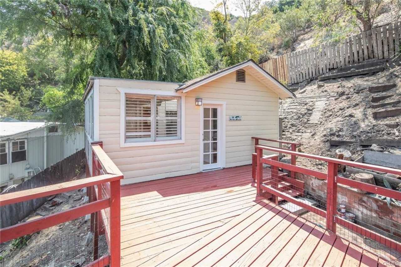 1605 Arroyo Dr - Photo 2 of 31