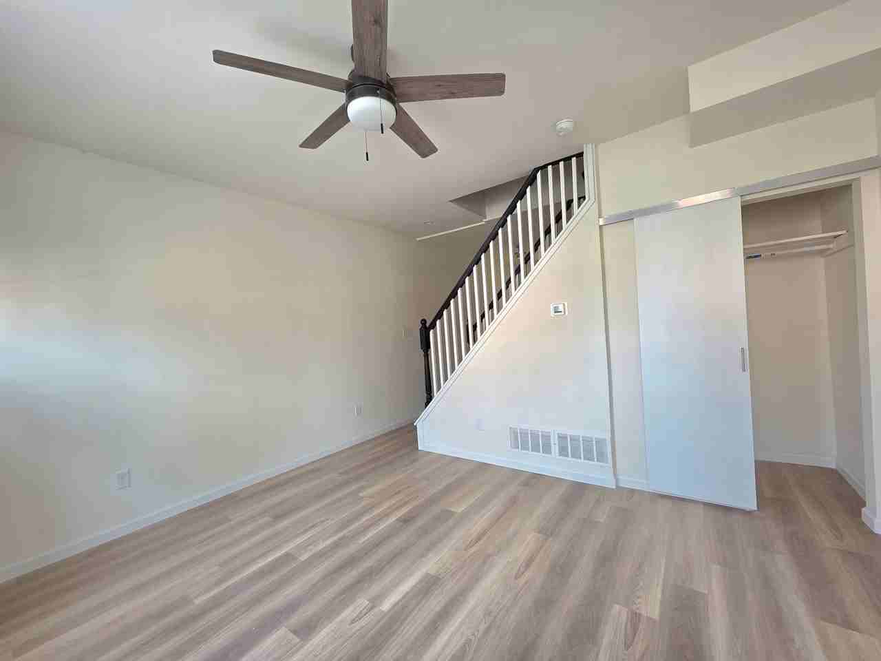 908 N Spruce St - Photo 3 of 33