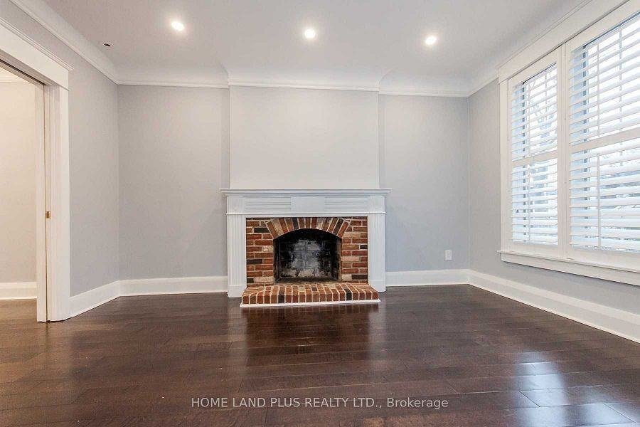 274 Sheldrake Boulevard - Photo 5 of 23