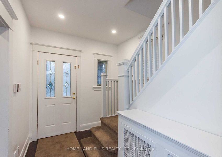 274 Sheldrake Boulevard - Photo 2 of 23