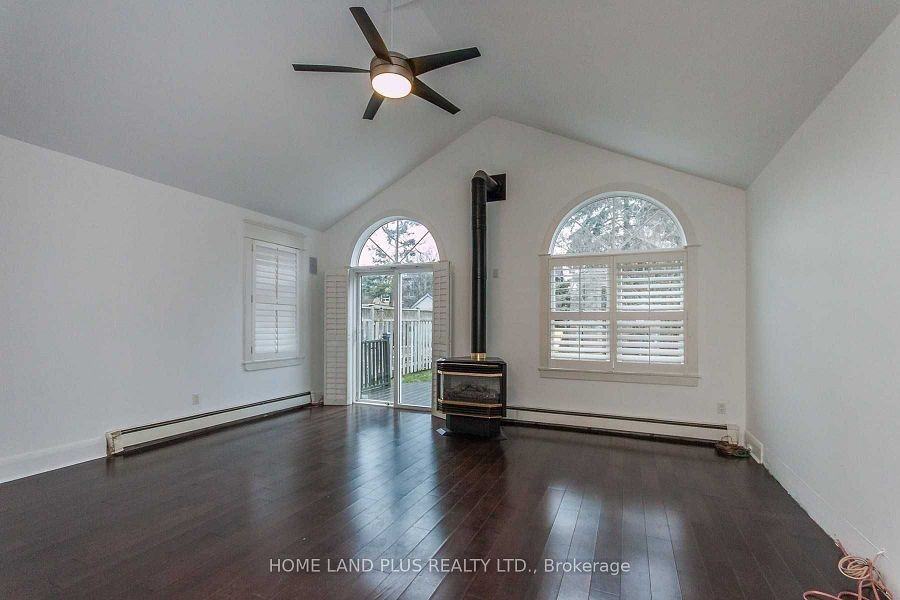 274 Sheldrake Boulevard - Photo 3 of 23