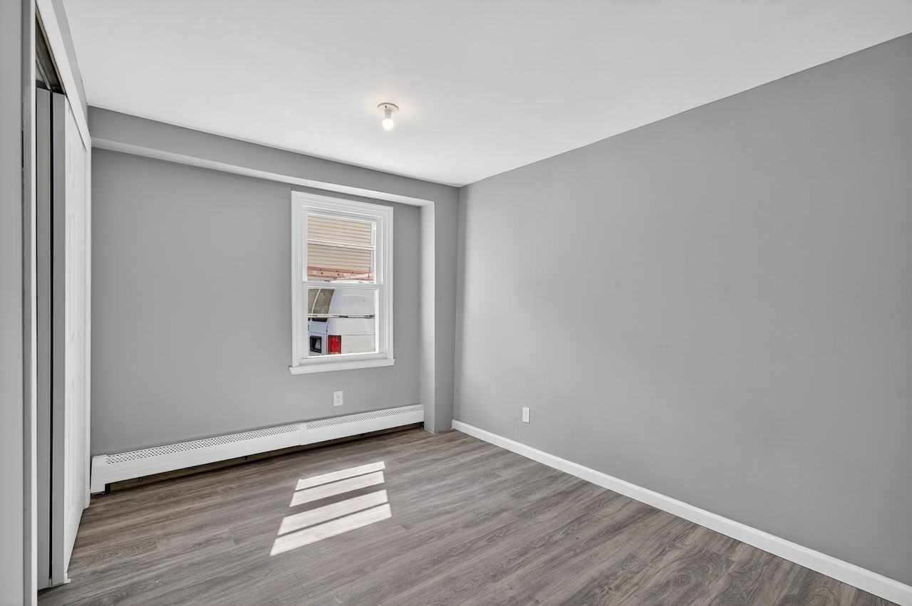 10 Bruce St #NA - Photo 7 of 12