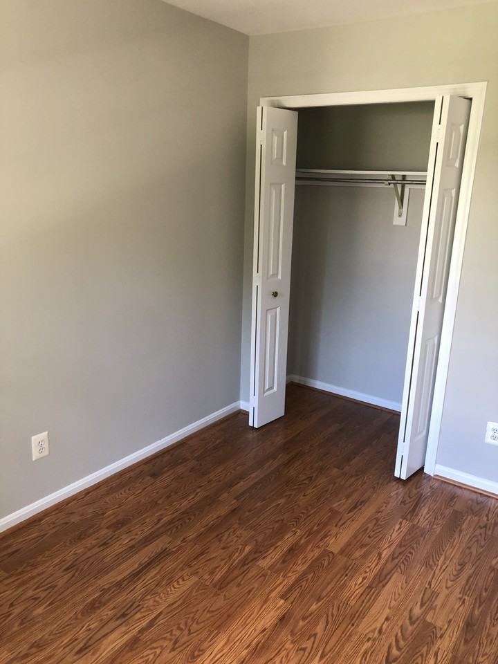 8690 Delcris Dr #2ROOMS - Photo 3 of 22