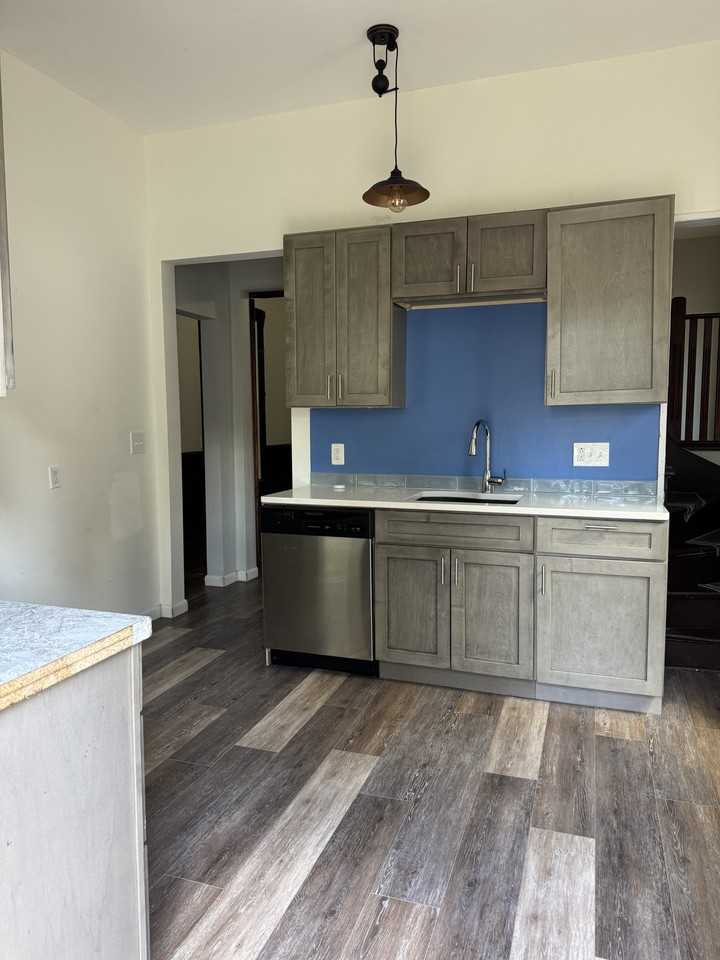 240 West Ave #REAR - Photo 2 of 6