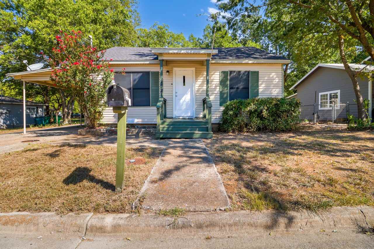 1021 Moss St #NA - Photo 2 of 29