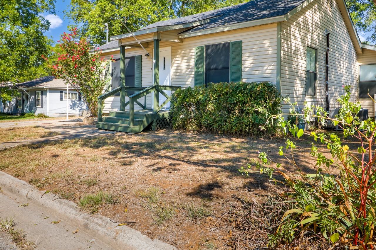 1021 Moss St #NA - Photo 3 of 29