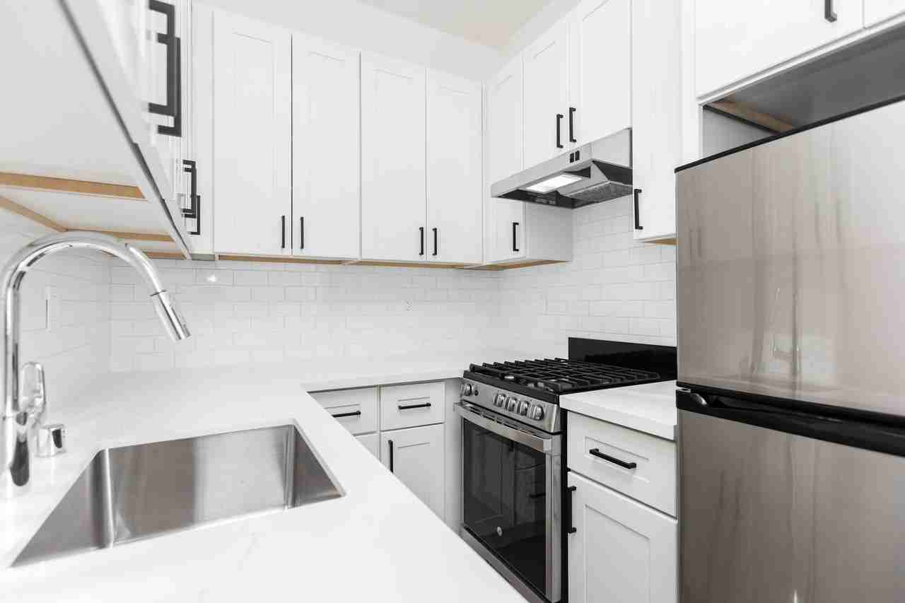 605 Jones - Photo 4 of 50