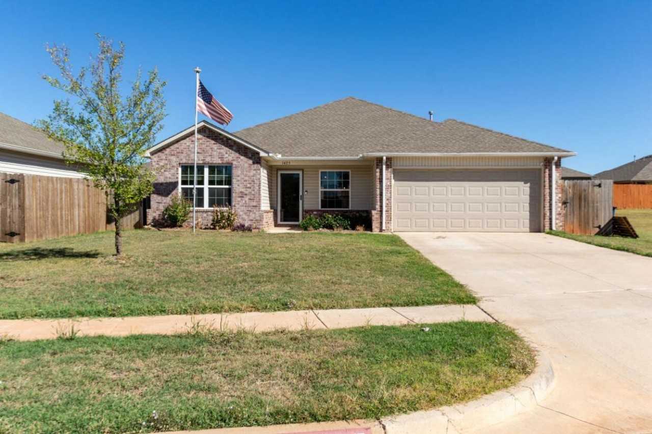1425 Sandstone Dr - Photo 2 of 26