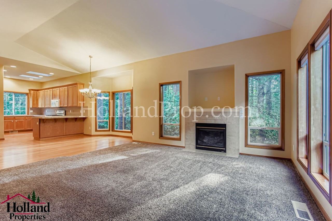 12712 Southwest Rocky Mountain Court - Photo 5 of 29