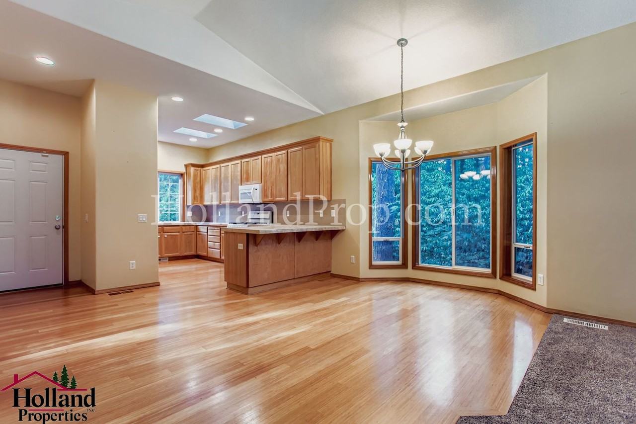 12712 Southwest Rocky Mountain Court - Photo 6 of 29