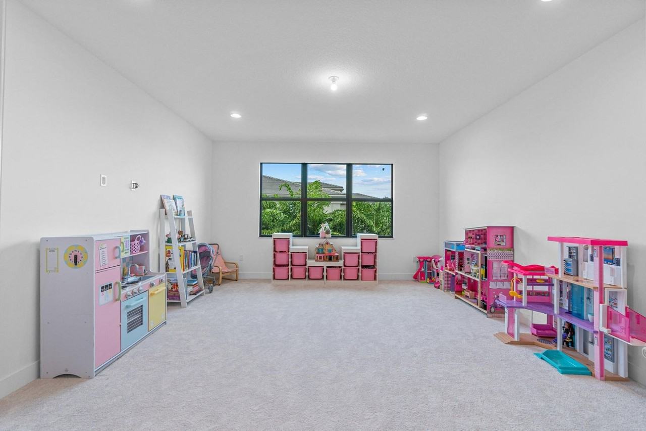 17081 Five Waters Ave - Photo 2 of 44