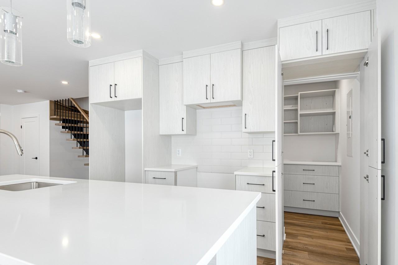 5230 Rue Descartes - Photo 5 of 7