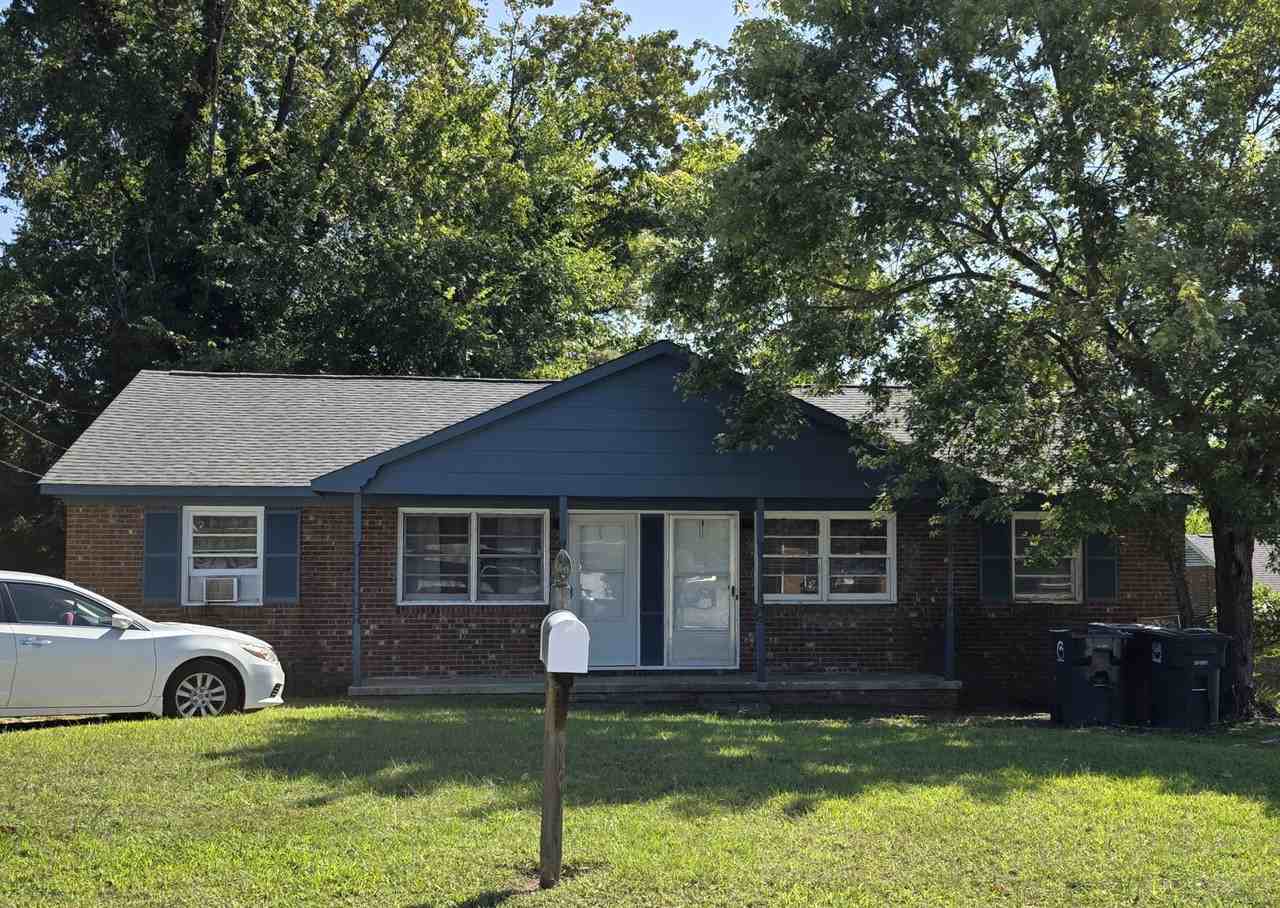 1413 Ardmore Dr #B - Photo 4 of 10