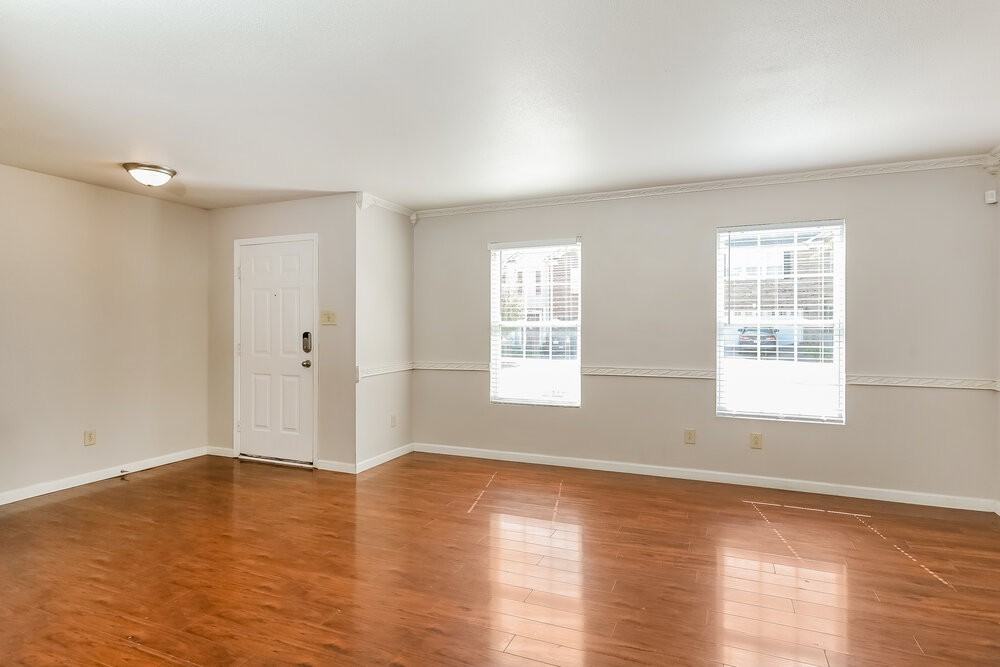 831 Skywatch Ln - Photo 4 of 17