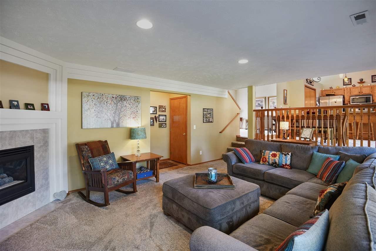 7421 W Lanzce Ct - Photo 3 of 21